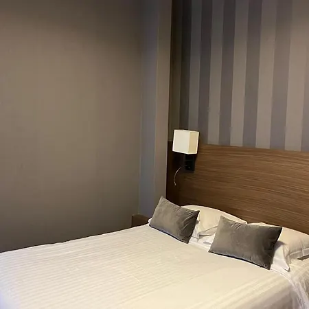 奥瑟夫多尔餐厅酒店 3* 斯特拉斯堡